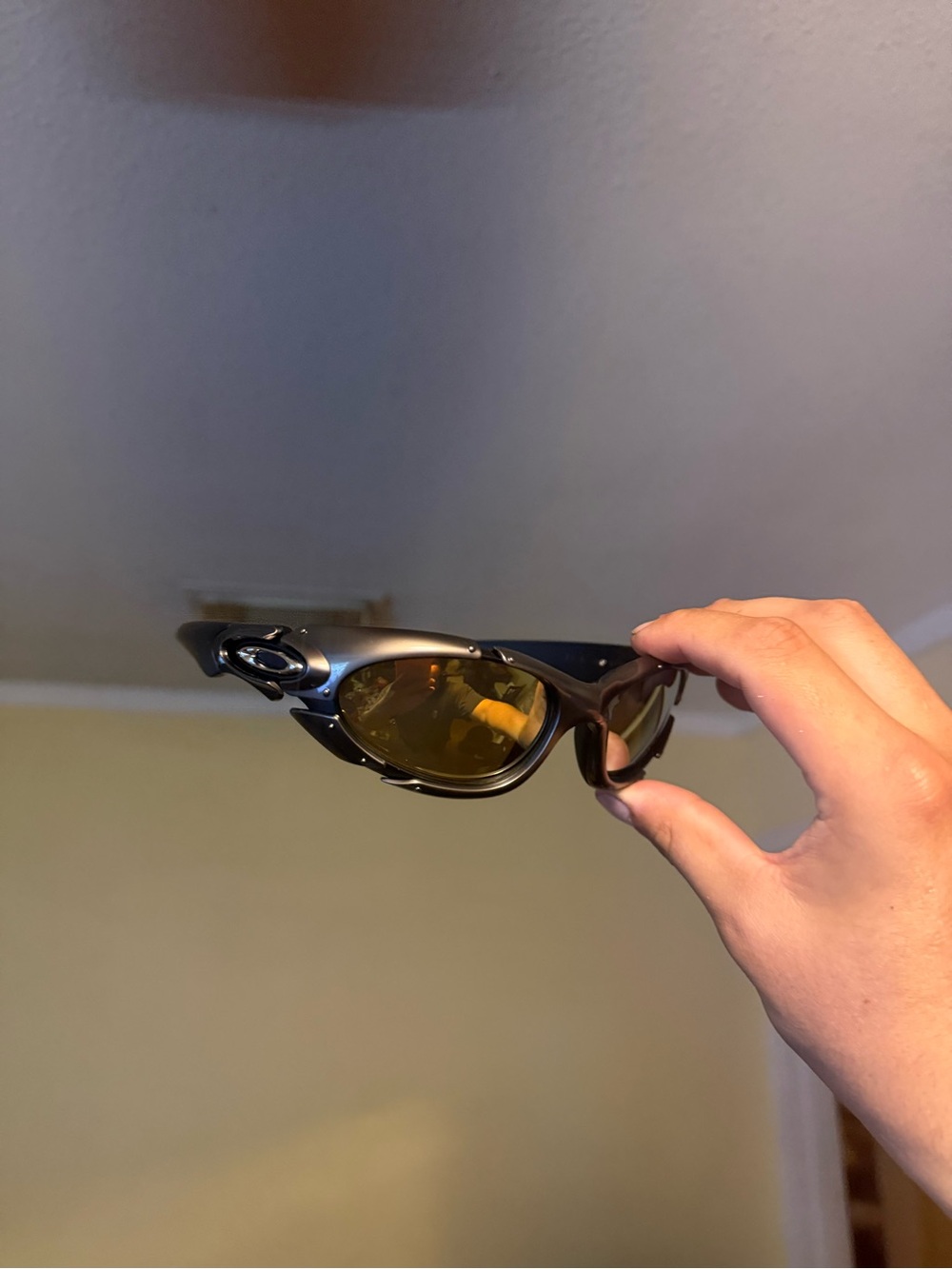 Men's Black Frame Sunglasses with Yellow Lenses - Performance Style Oakley oaks